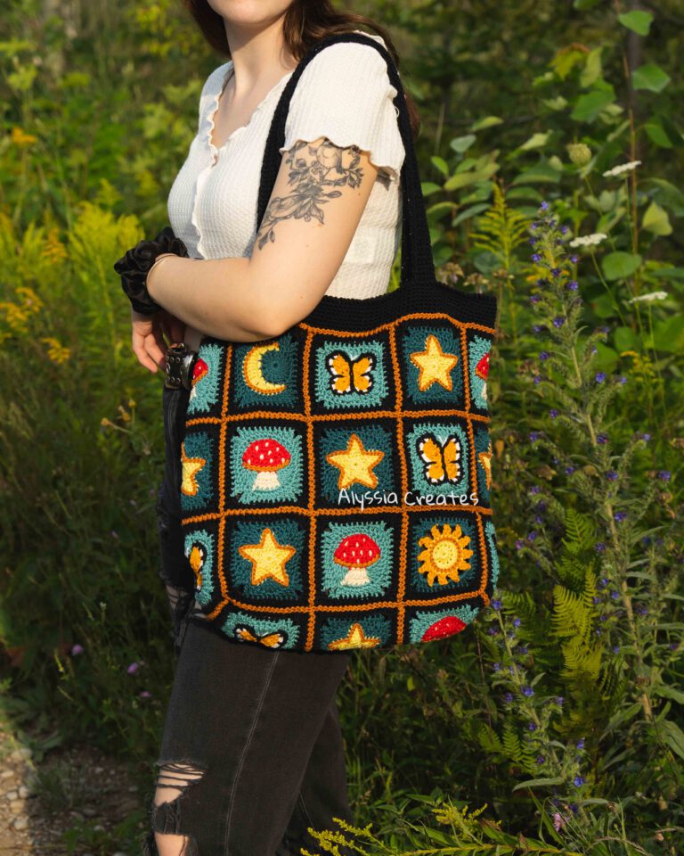 Crochet tote bag by Alyssia Creates