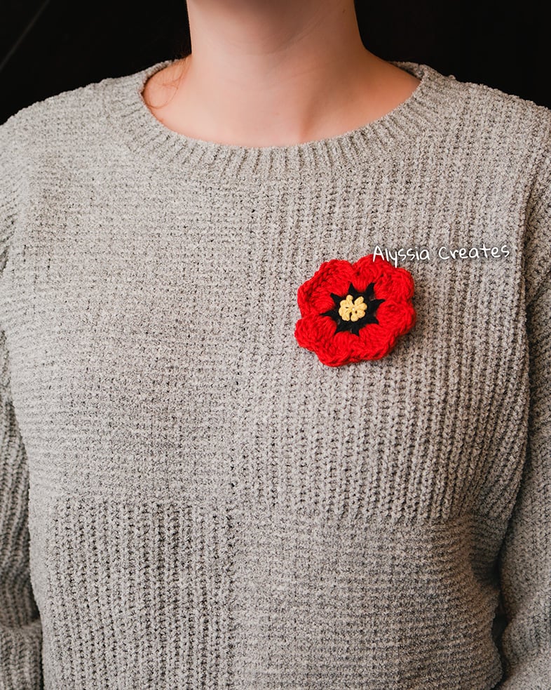 How to Crochet a Poppy Applique: Free Pattern - Alyssia Creates