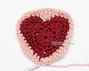 Heart granny square round 4 step 4