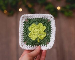 Clover granny square by Alyssia Creates