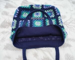 Lined crochet bag
