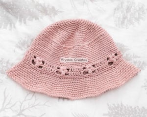 medium bucket hat